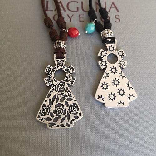 Collar Virgen Pilar rosas-estrellas