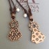 Collar Virgen Pilar rosas-estrellas