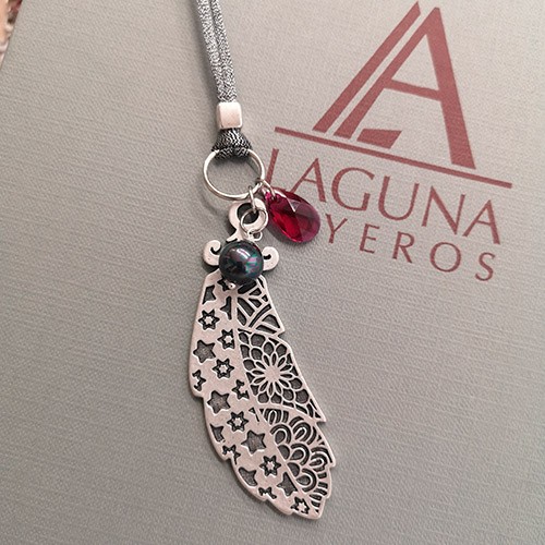 Colgante Pluma Cordon Metalizado en Plata