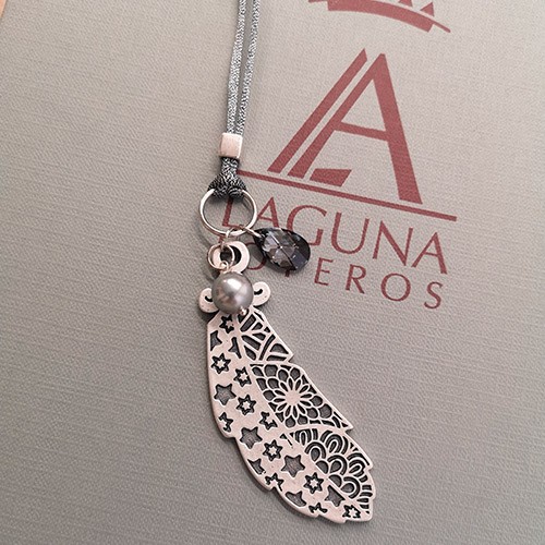 Colgante Pluma Cordon Metalizado en Plata